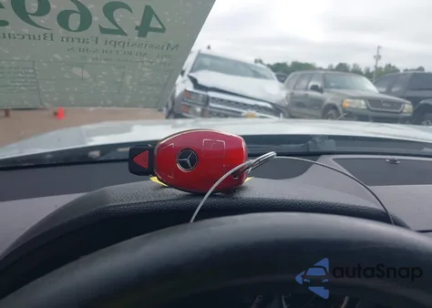 2011 Mercedes-Benz C 300 Luxury/Sport из США, поврежденный, VIN WDDGF5EB5BR140733